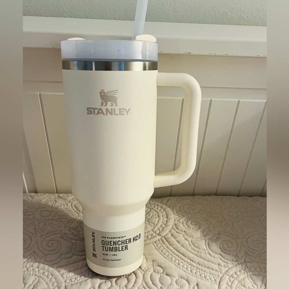 Stanley Quencher H2.O Tumbler with Handle and Straw 40oz
